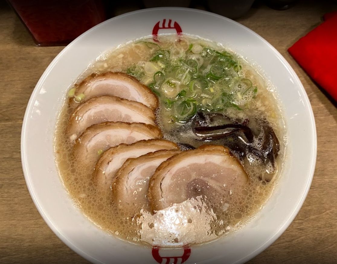 ラーメン カナデヤのとんこつラーメンです。