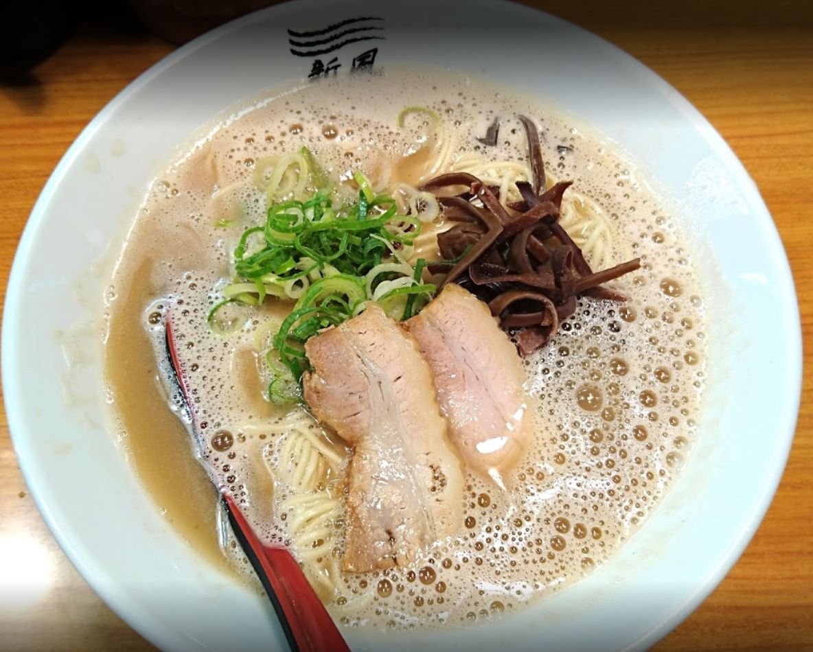 博多新風 高宮本店のとんこつラーメンです。