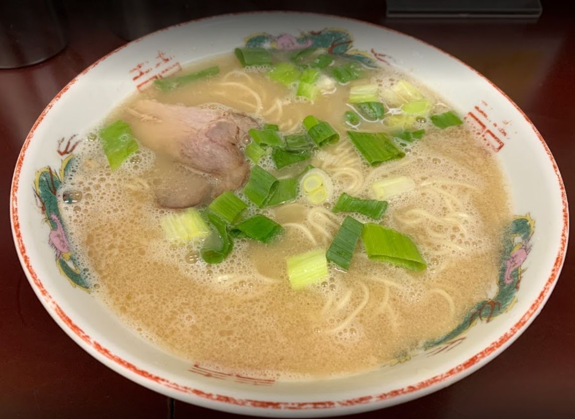 長浜ラーメン花園亭のとんこつラーメンです。