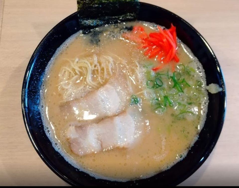 藤やのとんこつラーメンです。