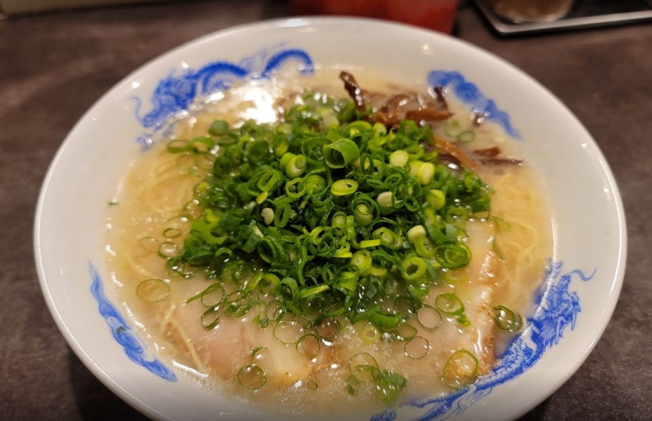 博多 いってつのとんこつラーメンです。