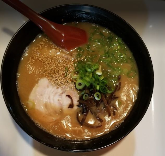 七うらのとんこつラーメンです。