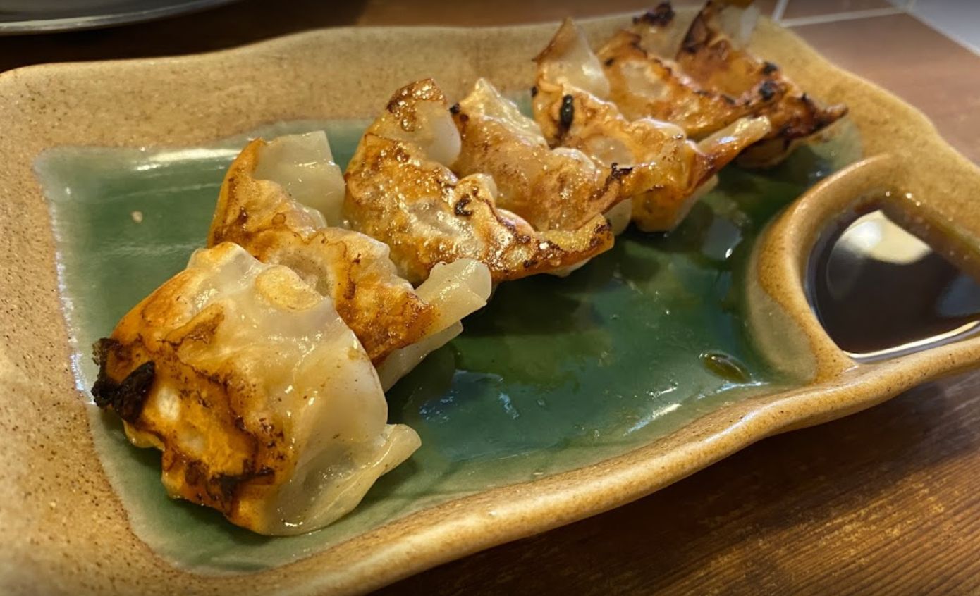 中華そば郷家  寺塚本店の自家製餃子です。