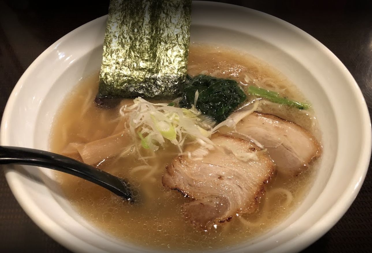 久屋のしょうゆラーメンです。