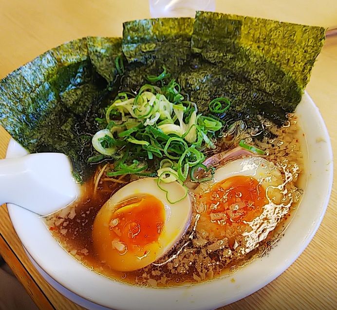 来来亭 大橋店のしょうゆラーメンです。