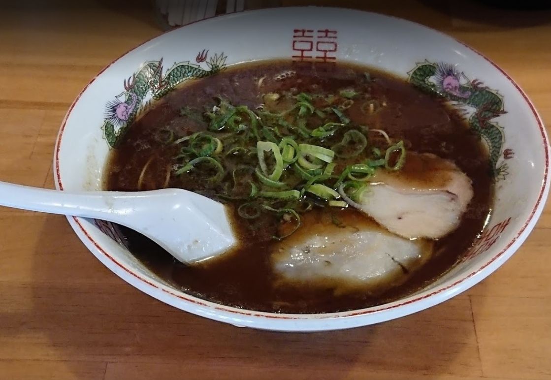 博多玉のしょうゆラーメンです。