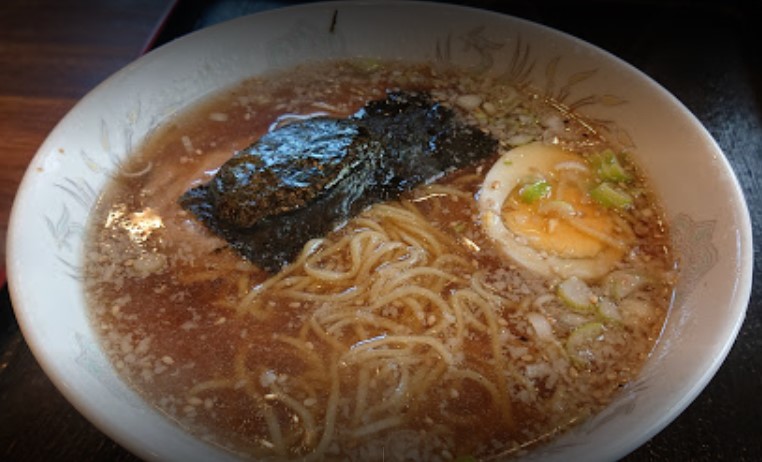 中華料理ニイハオのとんこつラーメンです。