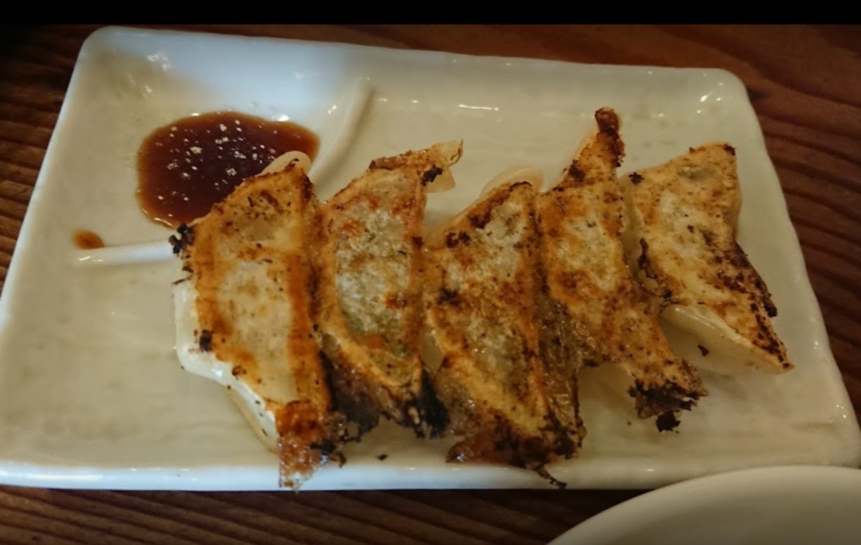 とらや 東油山本店の餃子です。