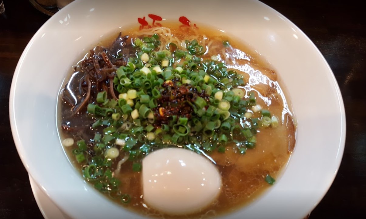 麺屋 極み 金ちゃんのしょうゆラーメンです。