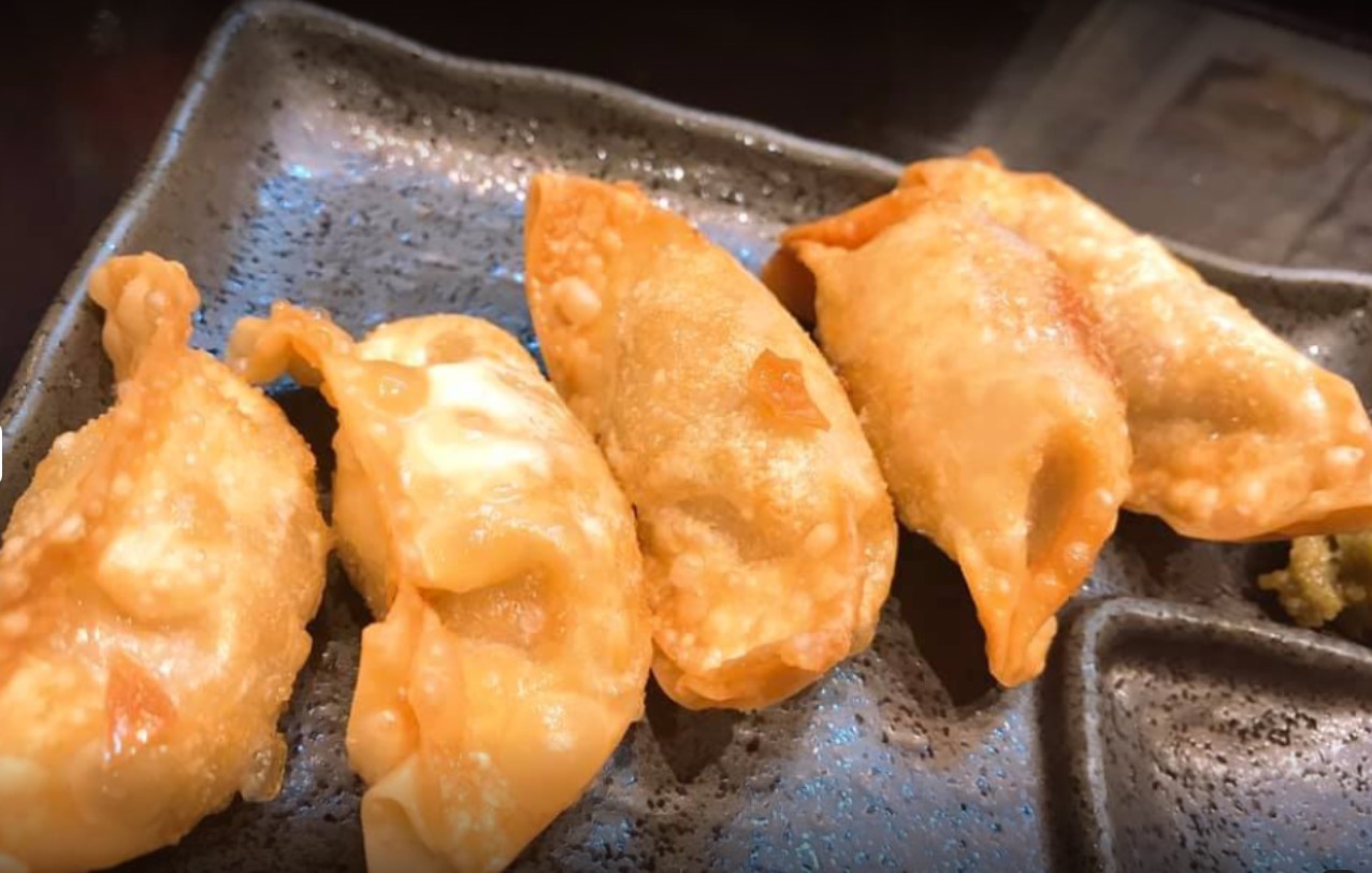 麺屋 極み 金ちゃんの揚げ餃子です。