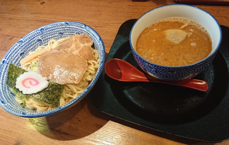 中華そば郷家  寺塚本店のつけ麺です。