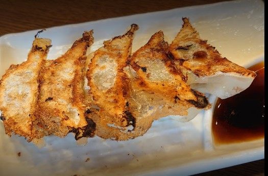 とらや 東油山本店の餃子です。