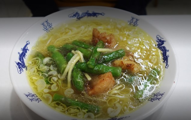 中華麺キッチン まくり 本店のしおラーメンです。