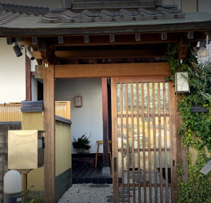 南区平和にあるニシムラ麺の外観です。